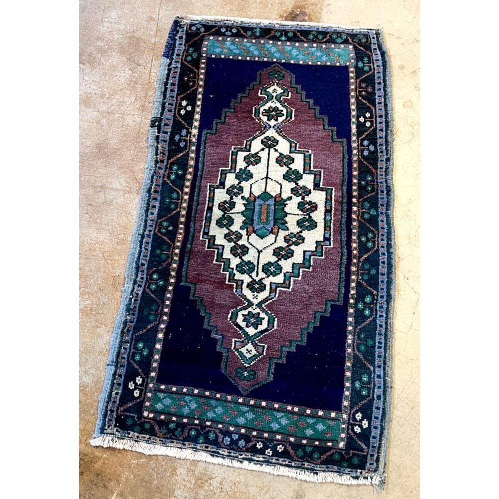 Vintage Turkish Anatolian 100% Wool Handwoven 1'10 x 3'5 feet Carpet Prayer Rug